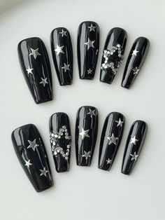 Black Chrome Star Nails, Pop Star Nails, Black Nails With Silver Stars, Black And Silver Star Nails, Black Nails With Stars, Star Nails Black, Black Nails With Design, Black Star Nails, Black And White Nails