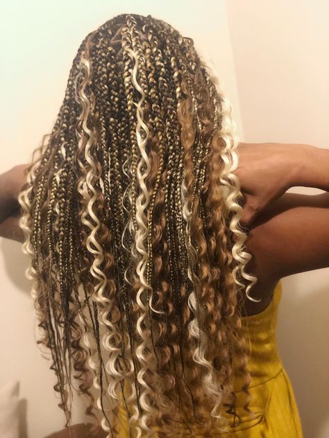 Braids With Blonde Streaks, Black Brown And Blonde Goddess Braids, Goddess Braids With Blonde, Brown And Blonde Goddess Braids, Braids For Teens, Braids With Blonde, Blonde Goddess Braids, Blonde Knotless, Blonde Goddess