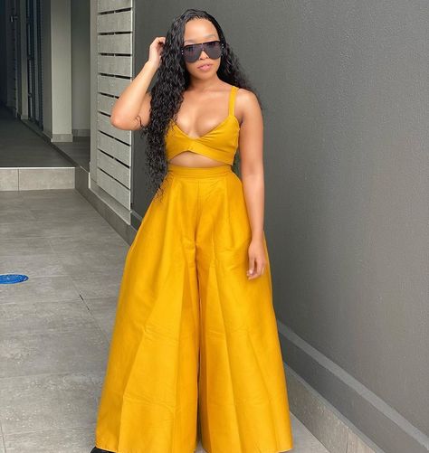 Palazzo Pants Outfit Summer, Cindy Mahlangu, Birthday Brunch Outfit, Jumpsuit Palazzo, Pant Outfits For Women, Classy Fashion Chic, Fashion Ideas For Women, Palazzo Pants Outfit, Pants Outfit Summer