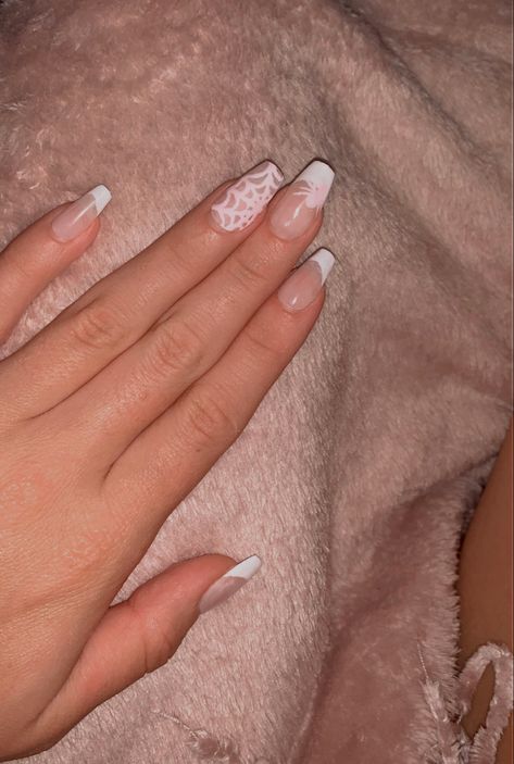 White Spiderweb Nails, Cobweb Nails, Fall French Tip Nails, Halloween Nails Pink, Fall French Tip, Spiderweb Nails, Biab Nails, Gel Nails French, Baby Pink Nails