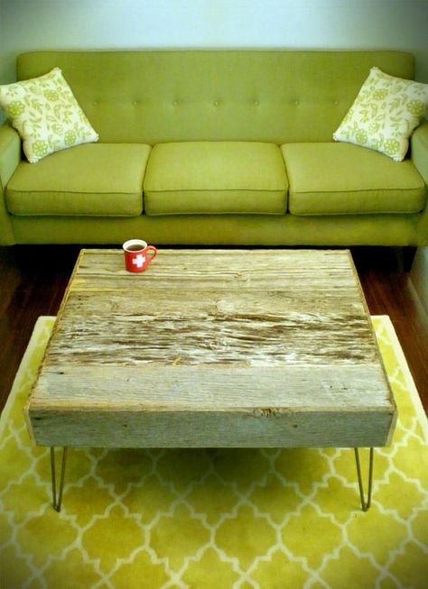 sofa Couleur Feng Shui, Barnwood Coffee Table, Green Couch, Table Cafe, Up House, Green Collection, Simple Green, Green Decor, Green Rooms