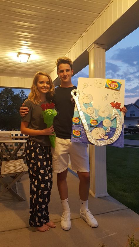 Clever homecoming proposal for a date who loves Swedish Fish. "You're the Swedish Fish I know, it would be off the hook for us to go to HOCO"....please? Fish Promposal, Fishing Promposal, Promposal Ideas, Homecoming Signs, Hoco Ideas, Winter Carnival, Swedish Fish, Mom Photos, Off The Hook