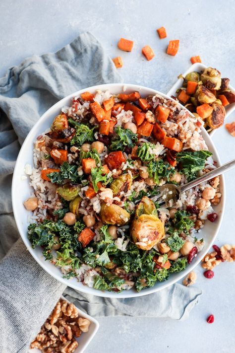 warm harvest grain bowl | cait's plate Harvest Grain Bowl, Roasted Sweet Potato Cubes, Grain Bowl Recipe, Harvest Bowl, Dinner Fall, Healthy Bowls Recipes, Recipes From Scratch, Healthy Bowls, Grain Bowl