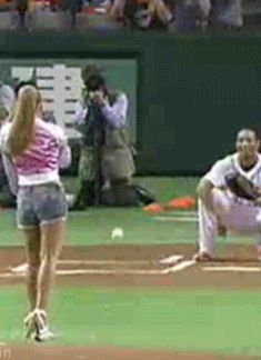 It is a swing and a miss. And another miss. That's a third miss. Whoa boy these people can not find success. #fail #gif #funny Funny Cartoon Photos, Epic Fail Photos, Epic Fail Pictures, Beste Gif, Very Funny Gif, Funny Accidents, Funny People Pictures, 9gag Funny, Best Fails