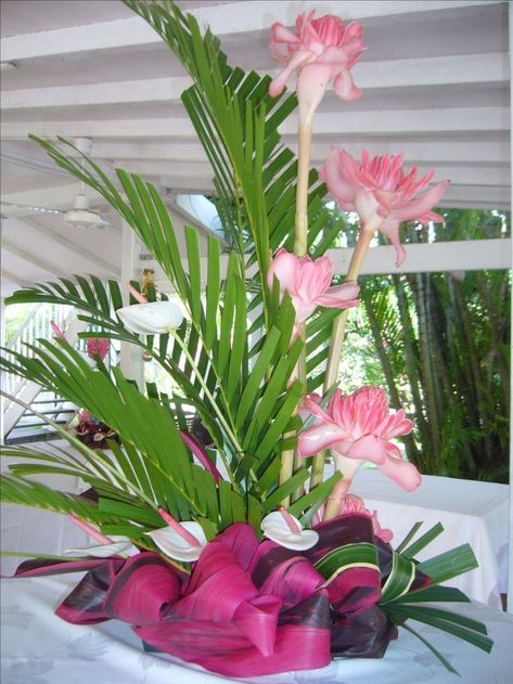 Palm Arrangements, Hawaiian Flower Arrangements, Tropical Flowers Bouquet, Tall Flower Arrangements, Tropical Floral Arrangements, Tropical Flower Arrangements, Altar Arrangement, Ikebana Flower, Flower Arrangement Designs