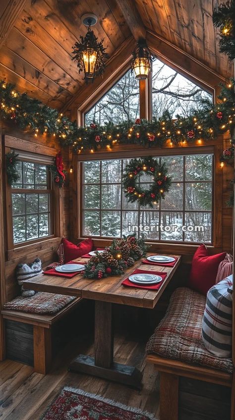 Tiny House Cabin, Cabin Life, Christmas House, Cabin Homes, Cabins In The Woods, Maximize Space, Country Christmas, Cozy Christmas, Cabin Decor