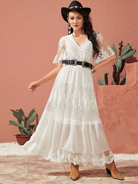 Maternity White Dress, Western Style Wedding Dress, Boho White Dress, Hem Embroidery, Tulle Dress Long, Western Style Wedding, Lace Skirts, Dress And Boots, Desert Chic