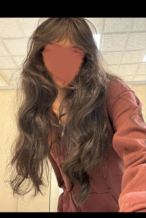 Wavy thick hair wispy bangs Wispy Full Bangs, Wispy Wavy Bangs, Wavy Hair Wispy Bangs, Wispy Bangs On Wavy Hair, Long Side Bangs With Layers, Wispy Bangs Layered Hair, Wispy Bangs Wavy Hair, Hair Wispy Bangs, Light Bangs