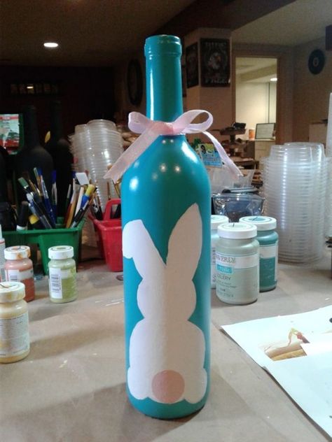 Easter Painted Wine Bottles, Easter Wine Bottle Crafts, Easter Bottle Crafts, Easter Wine Bottles, Easter Mason Jar Crafts, Twine Wrapped Bottles, Beer Bottle Art, Beer Bottle Crafts, Wine Bottle Crafts Christmas