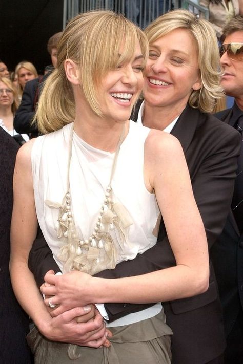 Love, love, love. Ellen Degeneres And Portia, Ellen And Portia, Portia De Rossi, The Ellen Show, Ellen Degeneres, Looking For Love, Celebrity Couples, Pretty People, Beautiful People