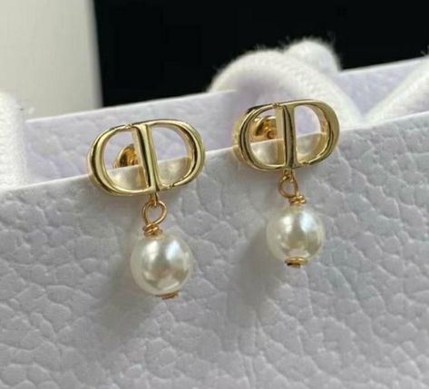 Aesthetic Accessories, Dior Earrings, Expensive Jewelry Luxury, Luxe Jewelry, Dior Jewelry, Jewelry Fashion Trends, Classy Jewelry, Expensive Jewelry, Jewelry Lookbook