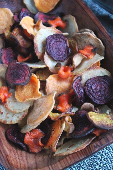 Making your own homemade chips out of your favorite root vegetables couldn't be easier. What variety will you make? Cooking Beets In Oven, Roasting Beets In Oven, Sugar Detox Recipes, Beet Chips, Healthy Chips, Vegetable Chips, Homemade Chips, Veggie Chips, Paleo Meal Plan