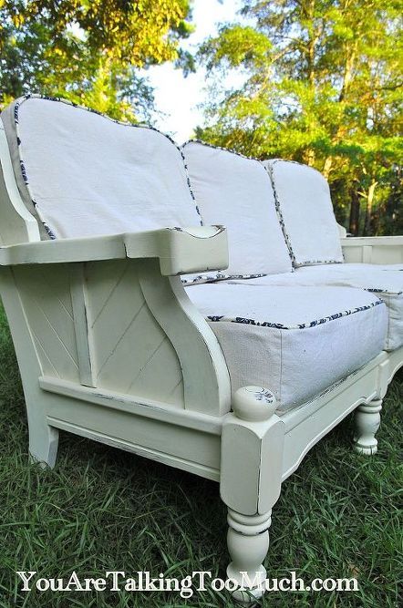 Couch Redo, Wood Frame Couch, Couch Makeover, Wooden Couch, Sofa Makeover, Wood Sofa, Wood Furniture Diy, Furniture Redo, Outdoor Wood