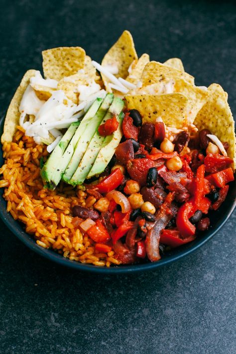 #Vegan Bean Chilli Nacho Bowl Nacho Bowl, Vegan Bean, Vegan Chilli, Bean Chilli, Vegan Beans, Dairy Free Cheese, Appetizer Bites, Vegan Appetizers, Hearty Meals