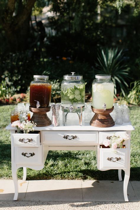 Outdoor Wedding Beverage Station, Backyard Drink Station, Wedding Beverage Stations Rustic, Vintage Bar Wedding, Wedding Beverage Stations, Wedding Drinks Station, Reception Drink Station, Classy Outdoor Wedding, Classy Backyard Wedding