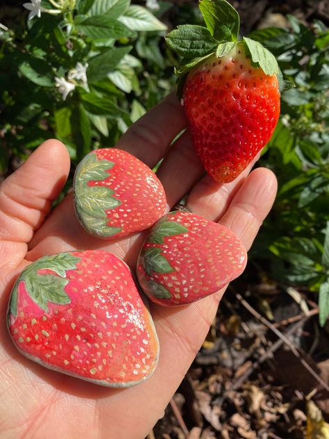 Strawberry Rocks, Unique Christmas Stockings, Strawberry Fields Forever, Bride Party, What A Wonderful World, Party Table Settings, Rock Wedding, Art Rock, Mud Kitchen