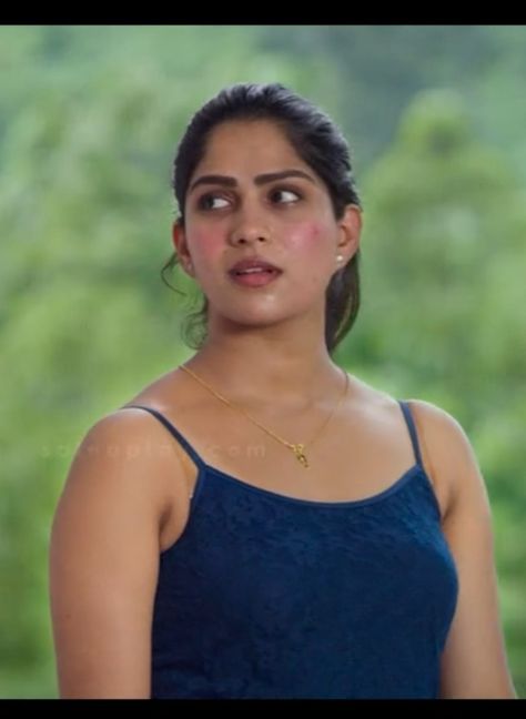 Swasika Vijay Navel, Swasika Vijay Actress, Swasika Vijay, Bra Tape, Beauty Pics, Dark Skin Men, Indian People, Alphabet Wallpaper, Saree Navel