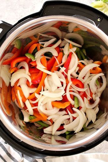 Instant Pot Chicken Fajitas Recipe - quick and easy dinner for the busiest weeknights! Simply add all ingredients to your digital pressure cooker, close lid and press the button. Gyro Recipes, Instant Pot Chicken Fajitas, Baked Tacos, Chicken Fajitas Recipe, Fajitas Recipe, Chicken Fajita Recipe, Fajita Recipe, Healthy Instant Pot Recipes, Instant Pot Recipes Chicken