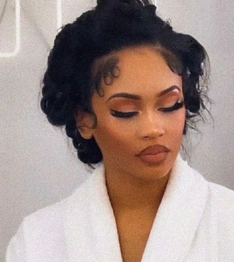 Saweetie Makeup, Short Hair Aesthetic, Fire Makeup, Finger Waves Short Hair, Icy Girl, Black Men Haircuts, Makeup Lessons, Glam Makeup Look, Hair Aesthetic