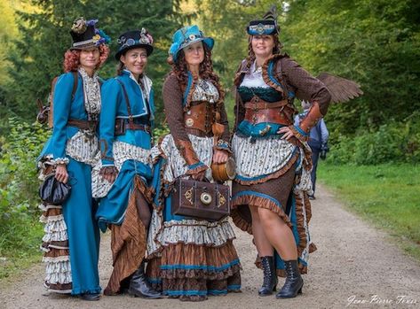 Steampunk Group Costumes Done Right Steampunk Costume Ideas, Colorful Steampunk, Best Group Costumes, Blue Steampunk, Dieselpunk Fashion, Punk Costume, Steampunk Costumes, Steampunk Illustration, Steampunk Fairy