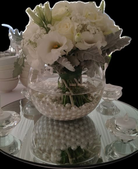 Outside Bridal Showers, Pearl Wedding Centerpieces, Pearls Wedding Theme, White Rose Centerpieces, Pearl Bridal Shower, Pearl Centerpiece, Flowers And Pearls, Bridal Shower Inspo, Dream Wedding Decorations