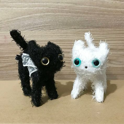 Black Cat White Cat, Colorful Hairstyles, Stuffed Animal Cat, Cat Ornament, Cute Stuffed Animals, Cat Decor, Cute Toys, Silly Cats, Design Products