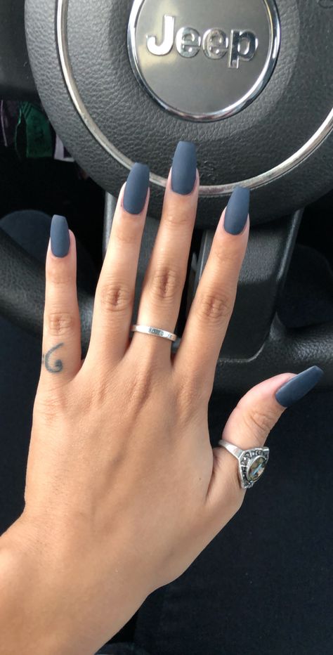 Matte Nails Different Colors, Matt Navy Nails, Dip Nail Ideas Matte, Sns Matte Nails, Matte And Sparkle Nails, Navy Dip Powder Nails, Navy Nails Matte, Easy Matte Nails, Winter Matte Nails Colors