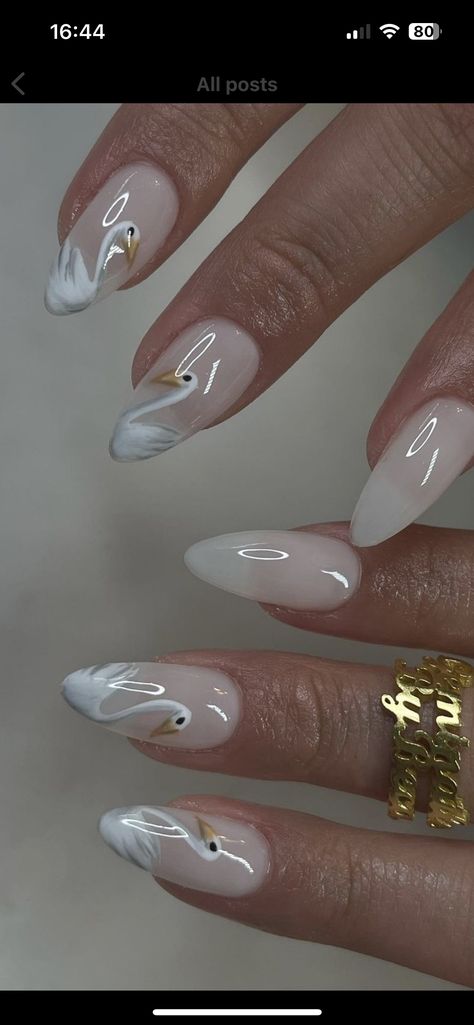 White November Nails, White Accent Nail Designs, White Swan Nails, Swan Lake Nails, Milky White Nail Art, Milky White Nails Acrylic, Milky White Nails With Design, Swan Nails, Milky White Nails