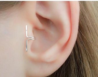 Tragus Cuff, Tragus Ear Cuff, Ear Piercings Tragus, Cartilage Jewelry, Custom Jewelry Ideas, Silver Ear Cuff, Tragus Earrings, Helix Earrings, Simple Bracelets