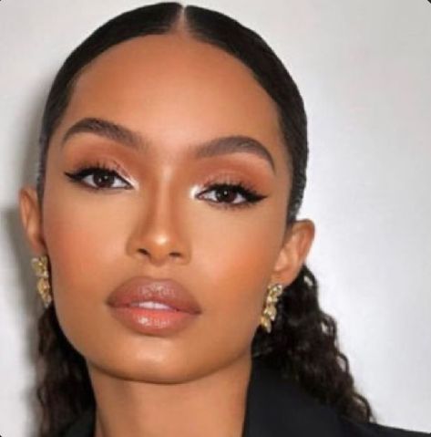 Neutral Dark Skin Makeup, Outdoor Makeup Looks, Eye Makeup On Black Women, Black Woman Makeup Looks, Bridal Makeup Black Women, Wedding Makeup Black Women, Yara Shahidi Makeup, Black Women Makeup Looks, Yara Shahidi Outfits