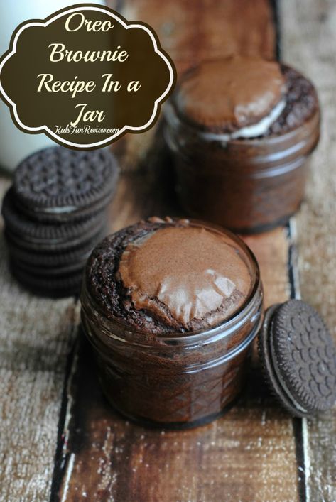 Oreo Jar, Jar Deserts, Oreos Brownies, Jar Cupcakes, Recipe In A Jar, Mini Dessert Easy, Mason Jar Baking, Oreo Brownies Recipe, Mason Jar Cupcakes