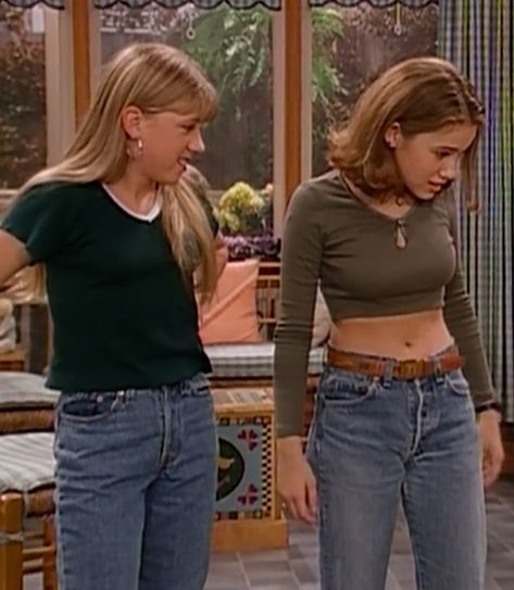 Late 90s Casual Fashion, Authentic 90s Outfits, Gia Full House Outfits, Gia Mahan Outfits, Stephanie Tanner Outfits 90s Fashion, Stephanie Tanner Outfits, 90s Nostalgia Aesthetic Outfits, Gia Mahan, Dj Tanner Outfit 90s Fashion