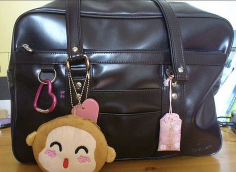 Japanese School Bag, Kei Visual, Inside My Bag, 일본 패션, Gyaru Fashion, Japanese School, Pretty Bags, All Things Cute, Aesthetic Icon