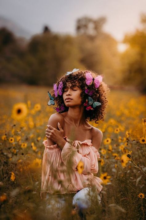 Flower Garden Photoshoot, Garden Photoshoot, Beautiful Photoshoot Ideas, Wanderlust Photography, Spring Photoshoot, Flower Photoshoot, Insta Bio, Nature Photoshoot, Creative Photoshoot Ideas