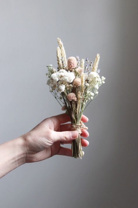 Dried Flowers Diy, Vase Deco, Flower Vase Arrangements, Dried Bouquet, Flower Bar, Flowers Bouquet Gift, Beautiful Bouquet Of Flowers, Deco Floral, Dried Flower Bouquet