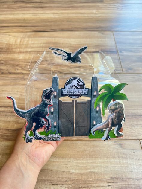 #jurassicpark #jurassicparkparty #jurassicworldbirthday #jurassicworlddecor Dinosaur Gable Boxes, Dinasour Birthday, Jurassic Park Birthday Party, Dinosaur Birthday Decorations, Jurassic Park Party, Jurassic Park Birthday, Carnival Birthday Party Theme, Dinosaur Birthday Party Decorations, Birthday Party Treats