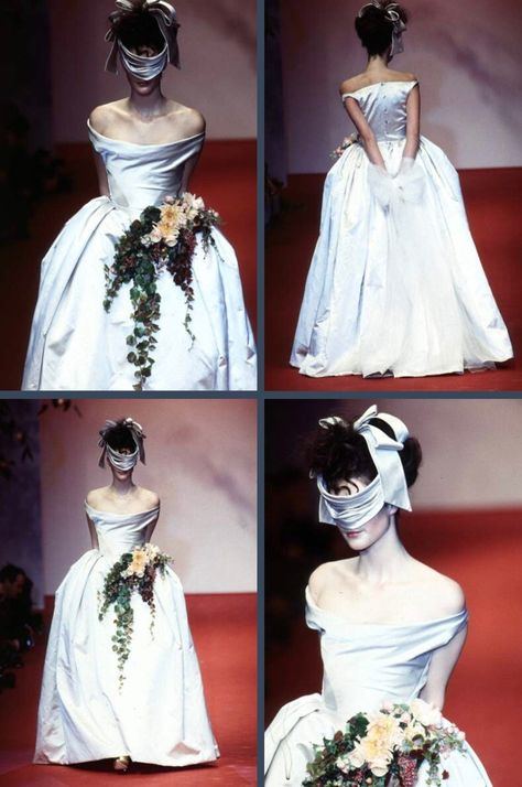 Vivienne Westwood 90s, Wedding Dress Runway, Victorious Secret, Homemade Dresses, Vivienne Westwood Wedding Dress, Vivienne Westwood Wedding, Vivienne Westwood Fashion, Vivienne Westwood Dress, Runway Fashion Couture