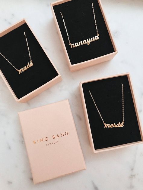 Boyfriend Name Necklace, Flower Jewelry Diy, Delicate Diamond Necklace, Jewelry Packaging Design, Anna Sheffield, Necklace Packaging, Packaging Ideas Business, Gold Chain Choker, Jewelry Logo