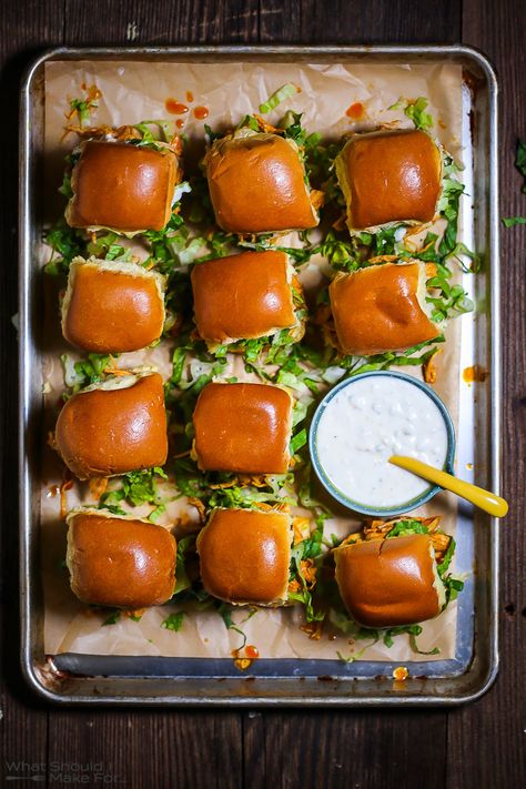 All of your favorite Buffalo wing flavors sandwiched inside a mini brioche bun…touchdown! Wing Flavors, Buffalo Chicken Sliders, Mini Sliders, Slider Sandwiches, Buffalo Wing, Brioche Bun, Chicken Sliders, Mini Sandwiches, Buzzfeed Food