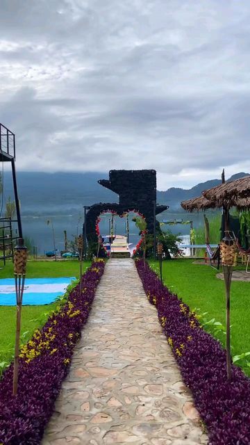 Guatemala Impresionante on Instagram: "Guatitland es un lugar turístico ubicado a orillas del Lago de Atitlán, cuenta con un mirador en forma del mapa de Guatemala 🇬🇹🇬🇹🇬🇹😍 @grson_avila 📹 #guatitland #santiagoatitlan #lakeatitlan #destinoturistico #guateimpresionante #guategram" Guatemala, Beautiful Places, Travel, On Instagram, Instagram, Art