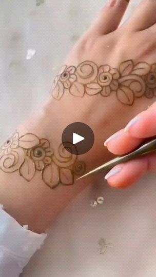 Trending Mehandi Designs, Backhand Mehndi Designs, Stylish Mehndi, Stylish Mehndi Designs, Mehandi Designs, Mehndi Design, Mehndi Designs, Flower Pattern, Flower Patterns