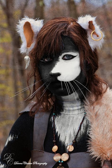 Khajiit Cosplay: All the Materials You'll Need Tabaxi Cosplay, Khajiit Cosplay, Larp Makeup, Female Fursuit, Skyrim Cosplay, Cat Outfit, Animal Makeup, Cat Cosplay, Cartoon Books