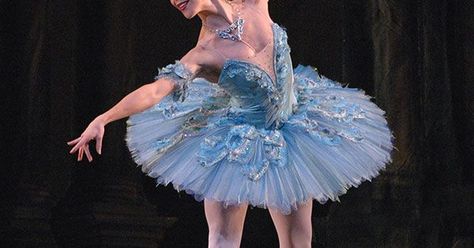 The Royal Ballet's L - The Royal Ballet's Laura Morea as Princess Florine from 'The Sleeping Beauty' --- #Theaterkompass #Theater #Theatre #Tanztheater #Ballett Jordan Matter, Sleeping Beauty Ballet, Ballerina Costume, Dance Ideas, Dance Ballet, Royal Ballet, Ballet Beautiful, Ballet Costumes, Ballet Dancer