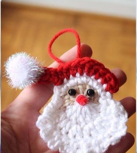 Crochet Santa Face Applique Ornament Free Pattern Crochet Christmas Hat, Silver Ware, Crochet Bookmark Pattern, Crochet Wearables, Crochet Mask, Crochet Christmas Gifts, Decor Christmas Tree, Crochet Santa, Small Crochet