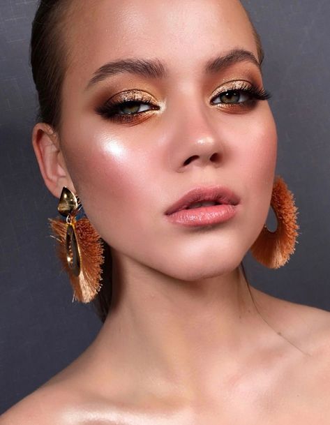 Bronze Gold orange Carnaval Makeup, Makeup Ide, Silvester Make Up, Makeup Wallpaper, Bronze Eye Makeup, Gold Eye Makeup, Orange Makeup, Glow Makeup, Makeup Advice