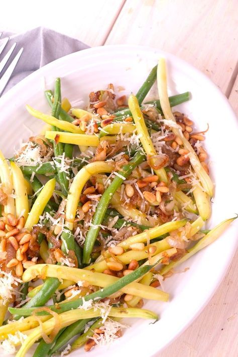 A quick & easy plant-based side that's indulgent yet healthy. These vegan parmesan skillet green beans are made with caramelized shallots and topped with toasted pine nuts and dairy free parmesan. They are full of flavor and make the perfect accompaniment to any meal! #vegangreenbeans #skilletgreenbeans #parmesangreenbeans #vegansummerrecipe Parmesean Green Beans, Skillet Green Beans, Parmesan Green Beans, Snap Beans, Caramelized Shallots, Vegan Summer Recipes, Quick Easy Vegan, Cooking Green Beans, Toasted Pine Nuts