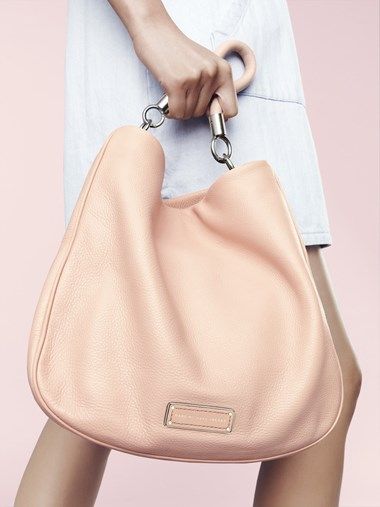 Too Hot To Handle, Casual Dressing, Bag Obsession, Hobo Handbag, Handbag Heaven, Nude Color, Hobo Handbags, Arm Candy, Beautiful Bags