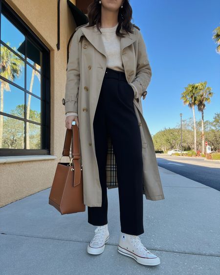 Burberry Aesthetic Outfit, Burberry Trench Outfit, Trent Coat, Trench Outfit, Work Outfit Inspiration, Trench Coat Outfit, Burberry Coat, Burberry Trench, Burberry Trench Coat