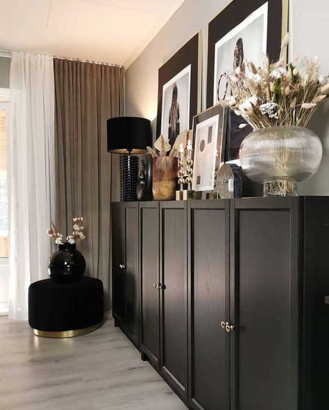 Black Cabinet Living Room, Black House Interior Design Living Rooms, Black Living Room Furniture, English Style Decor, Black Furniture Living Room, Open Plan Living Room, Home Decor Hooks, Black Furniture, Living Room Decor Modern