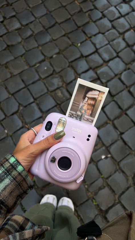 Pictures With Instax Camera, Instapix Camera Pictures, Instax Camera Aesthetic, Polaroid Camera Aesthetic, Instax Mini Ideas, Film Camera Aesthetic, Instax Mini 12, Film Camera Photography, Instax Mini Camera